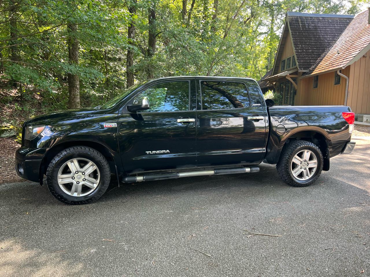 Toyota Tundra Limited 5.7L FFV CrewMax 4WD 2011