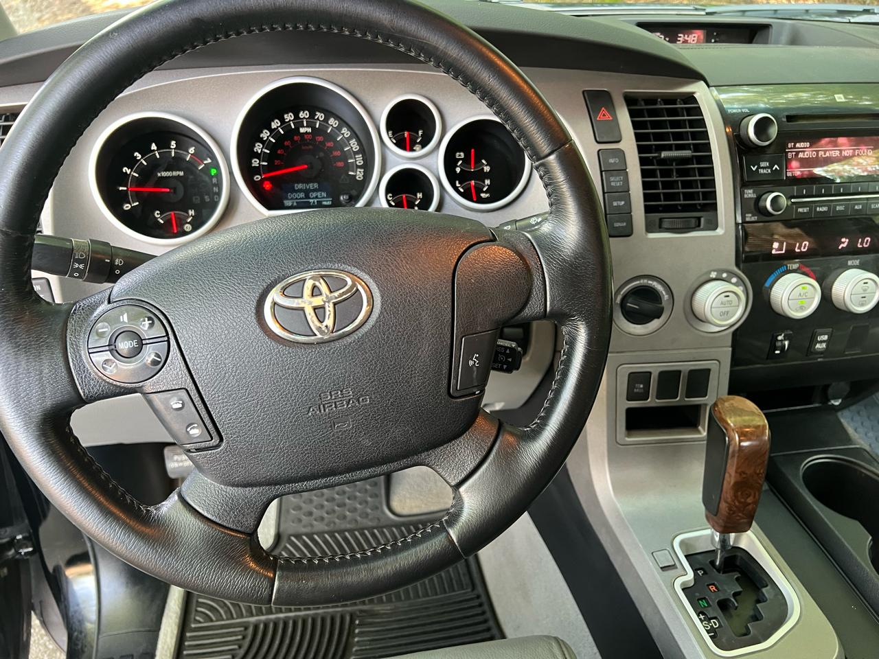 Toyota Tundra Limited 5.7L FFV CrewMax 4WD 2011