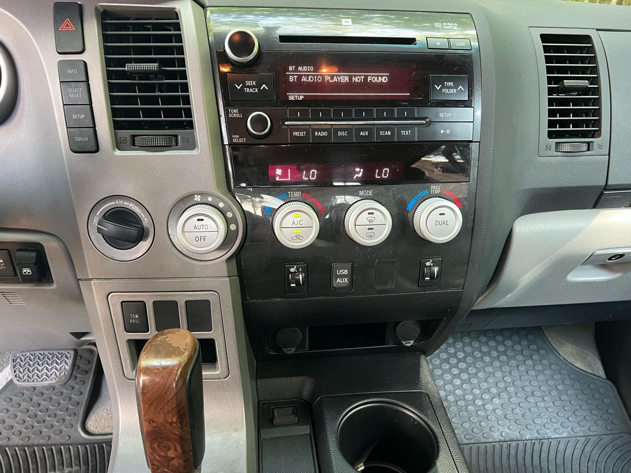 Toyota Tundra Limited 5.7L FFV CrewMax 4WD 2011