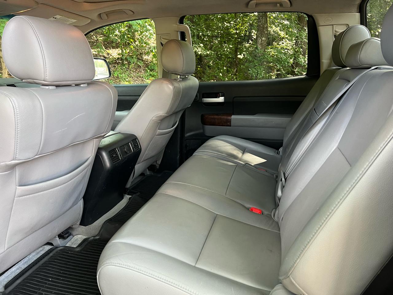 Toyota Tundra Limited 5.7L FFV CrewMax 4WD 2011