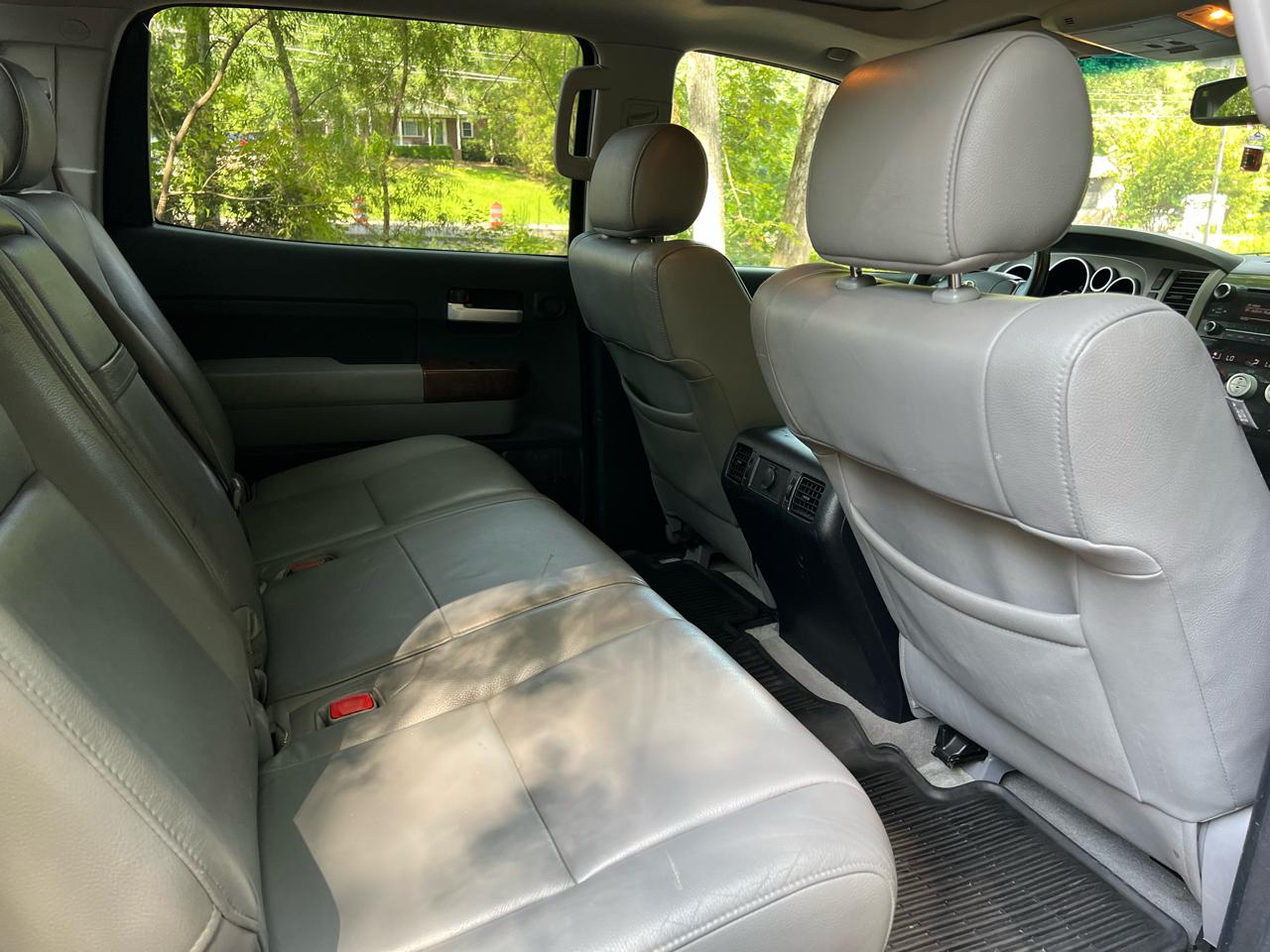 Toyota Tundra Limited 5.7L FFV CrewMax 4WD 2011
