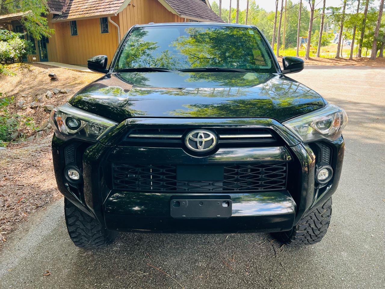 Toyota 4Runner SR5 4WD 2023