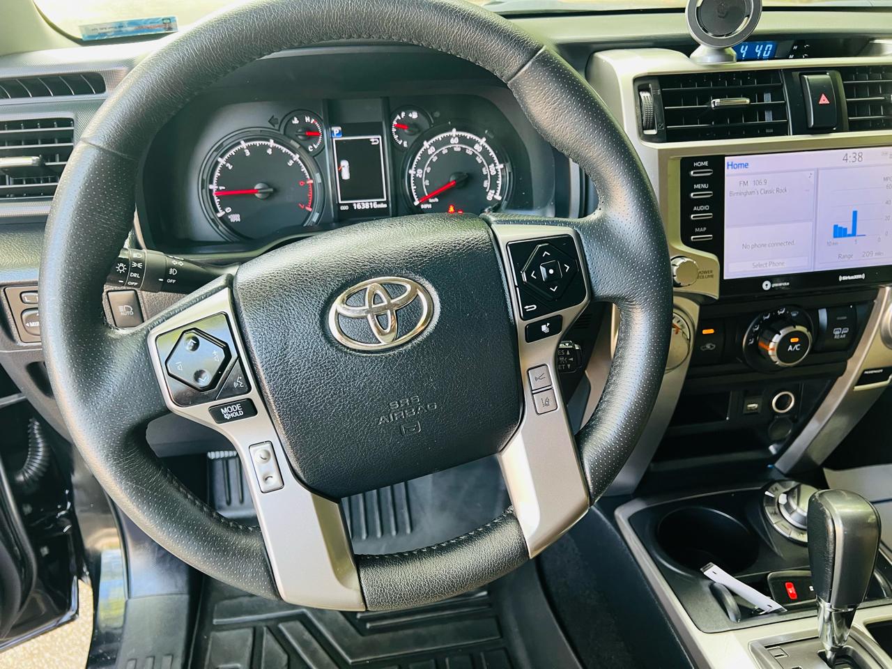 Toyota 4Runner SR5 4WD 2023