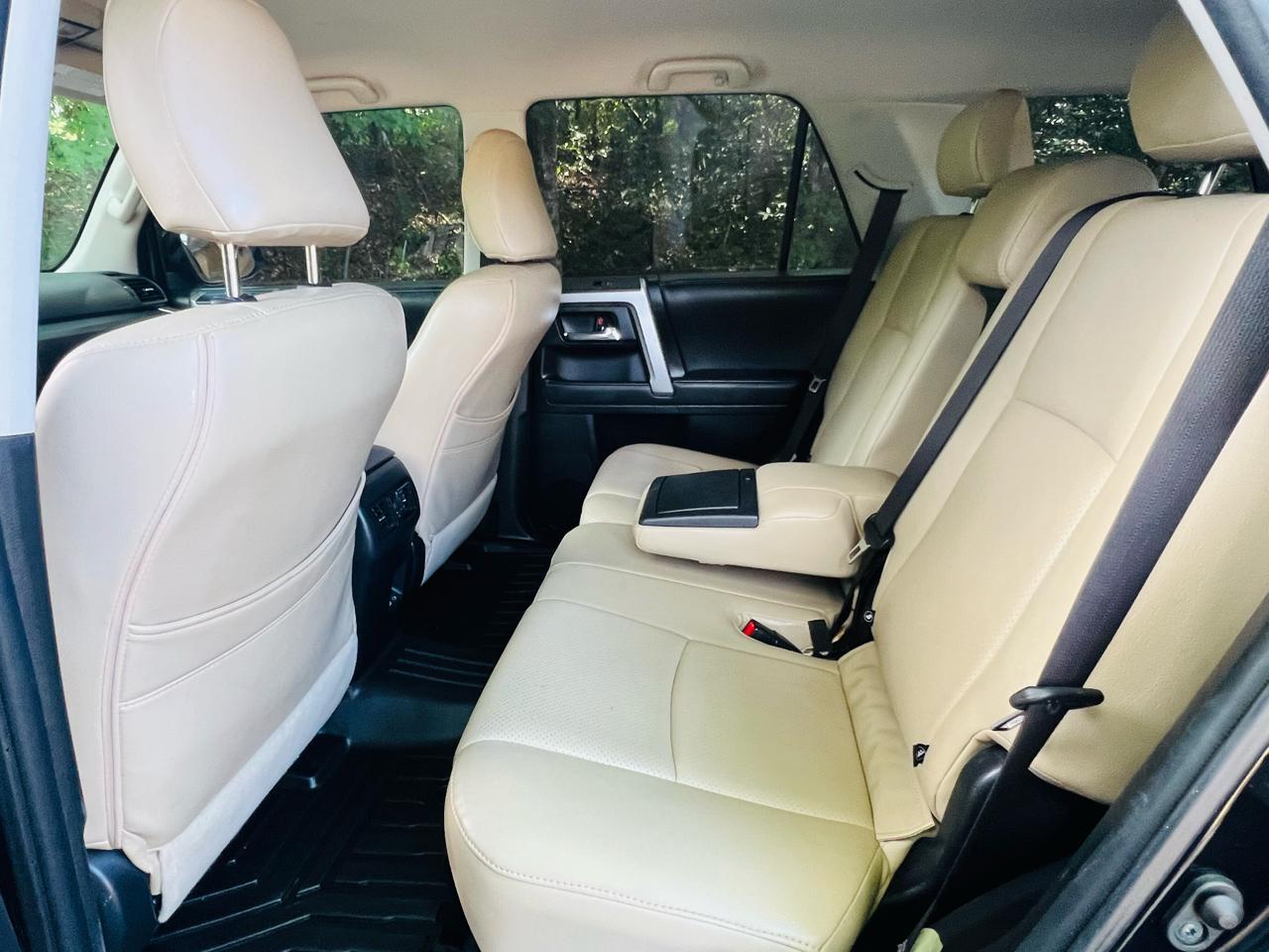 Toyota 4Runner SR5 4WD 2023