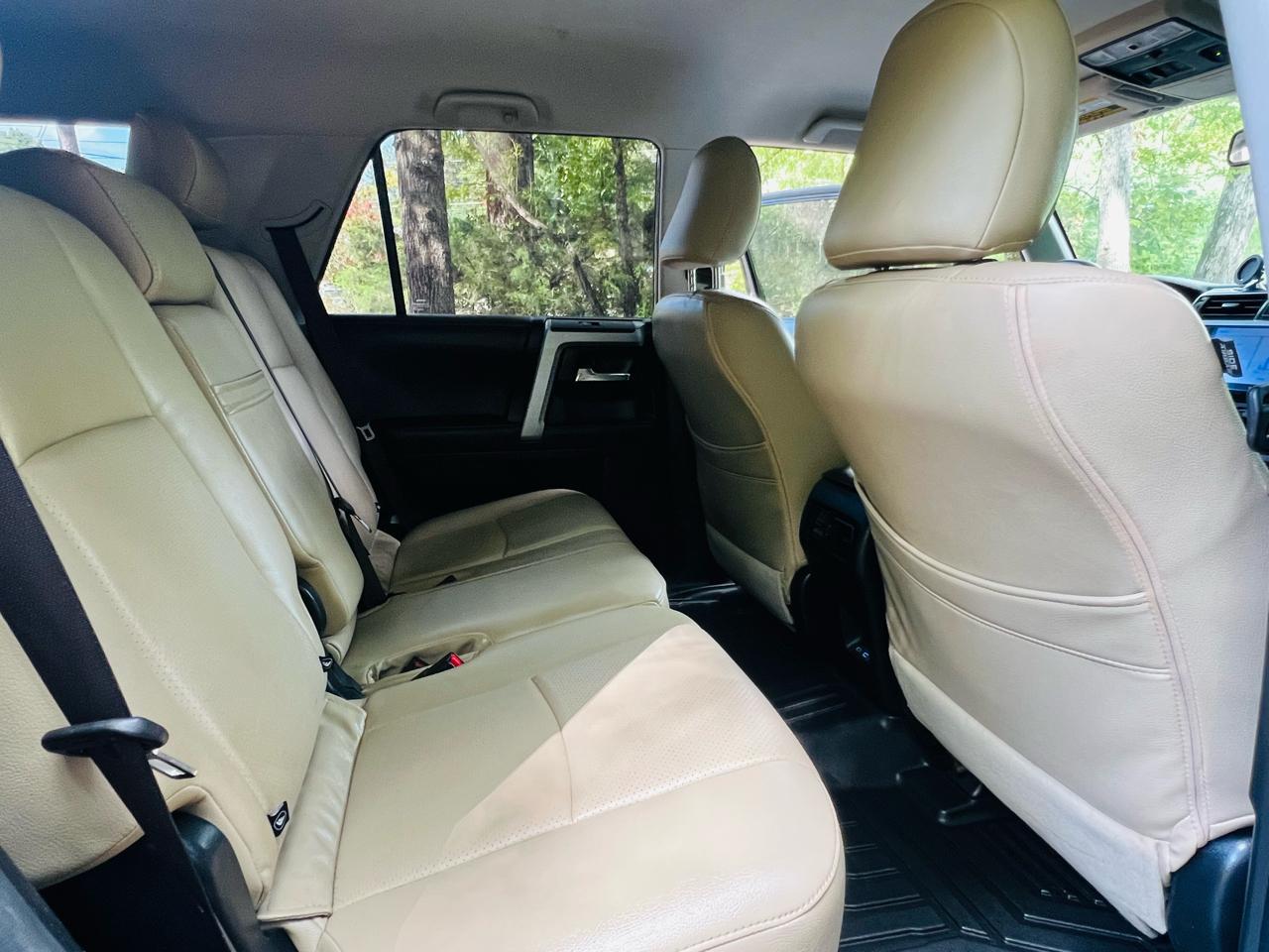 Toyota 4Runner SR5 4WD 2023