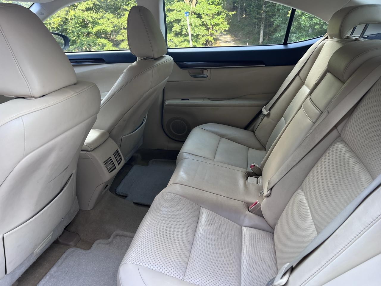 Lexus ES 350 Sedan 2013