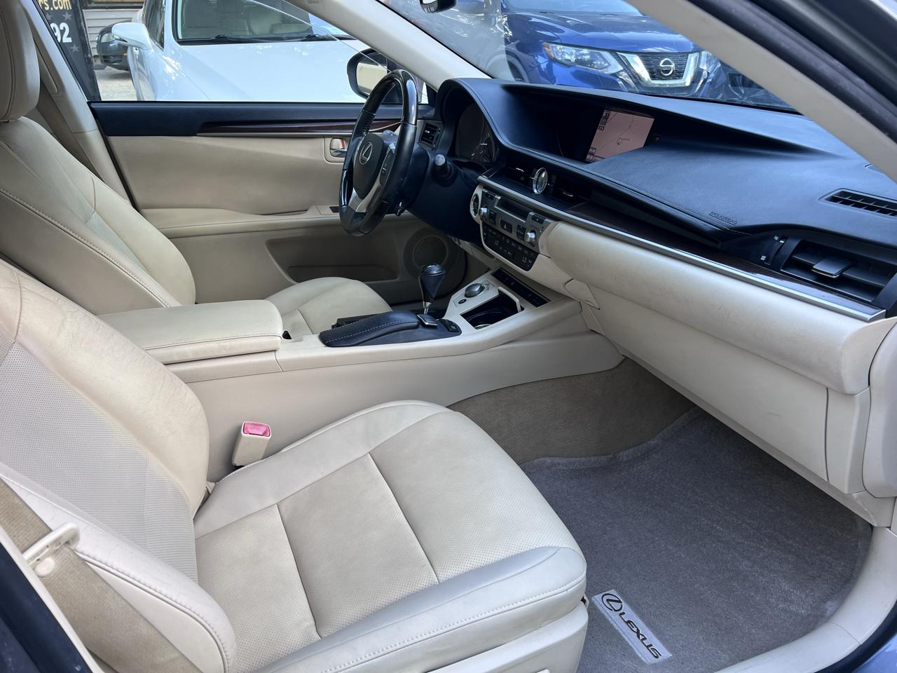 Lexus ES 350 Sedan 2013