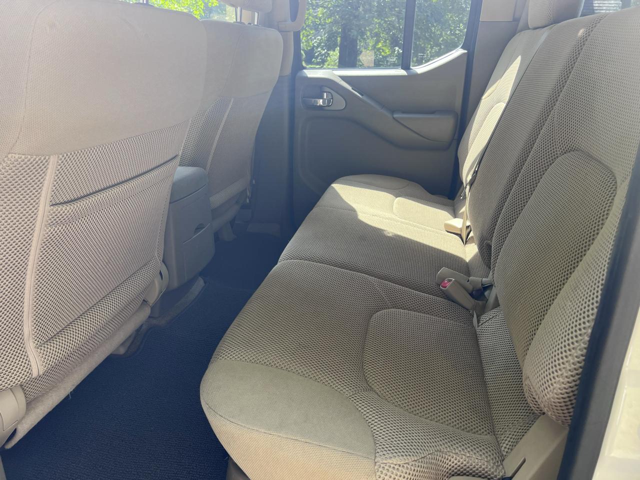 Nissan Frontier SV Crew Cab 2WD 2016