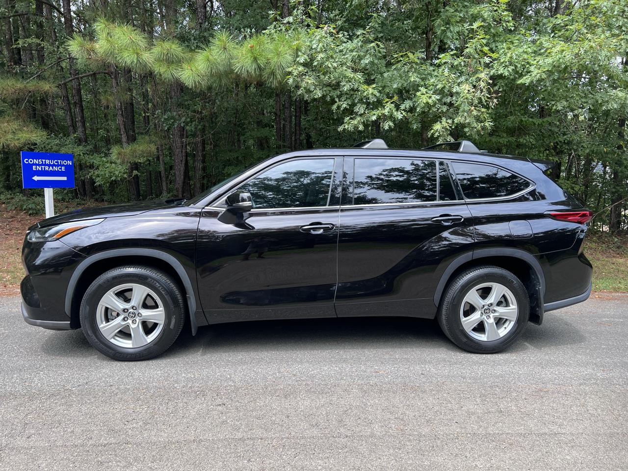 Toyota Highlander LE AWD V6 2022