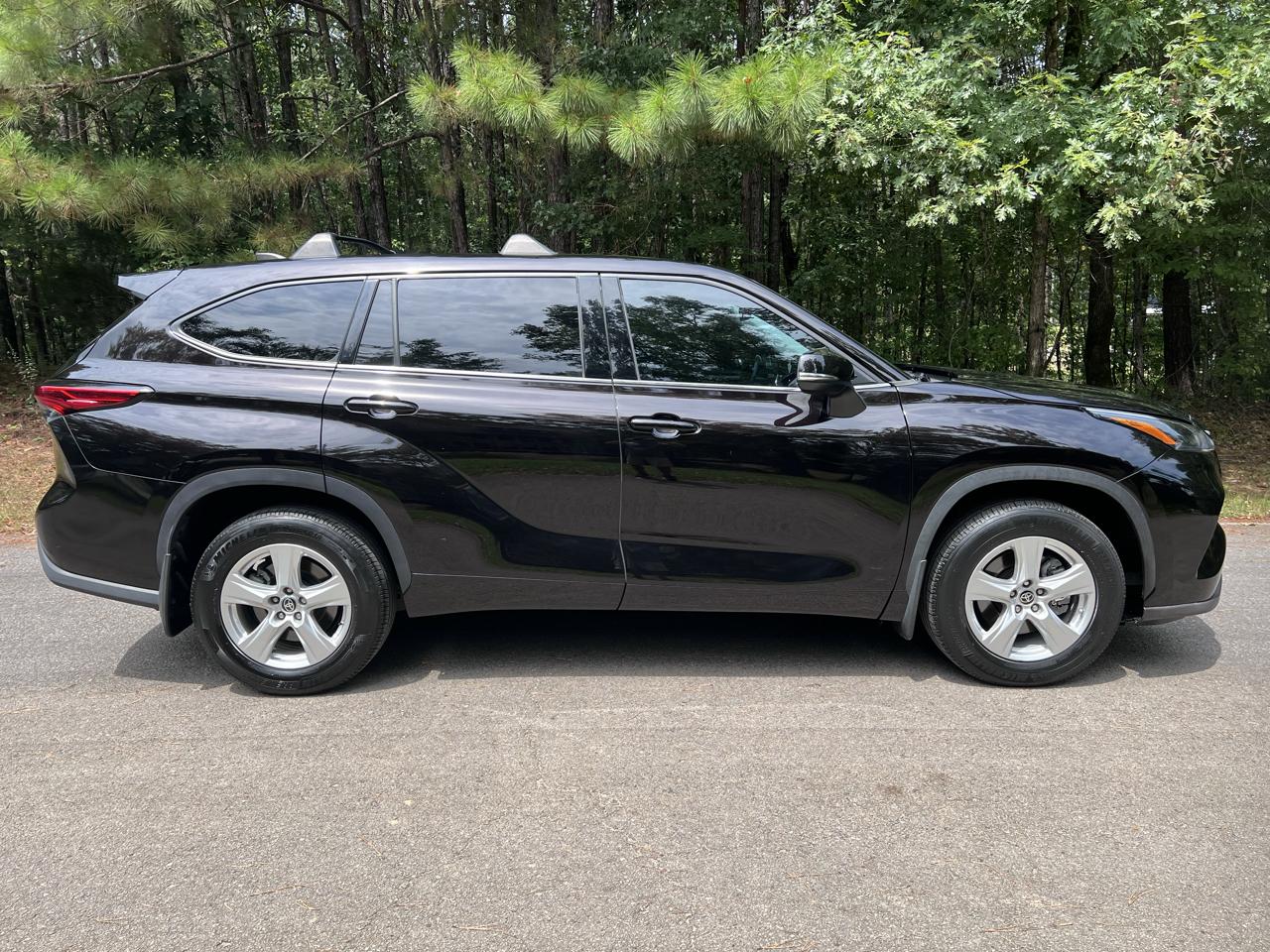 Toyota Highlander LE AWD V6 2022