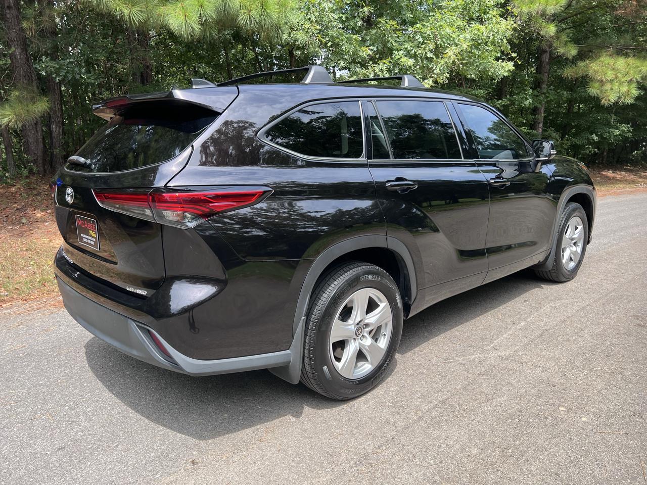 Toyota Highlander LE AWD V6 2022