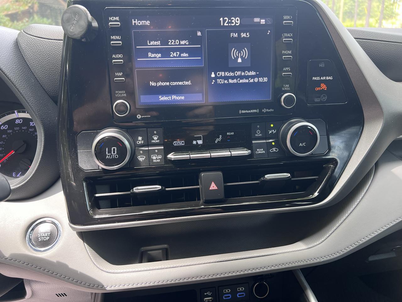 Toyota Highlander LE AWD V6 2022