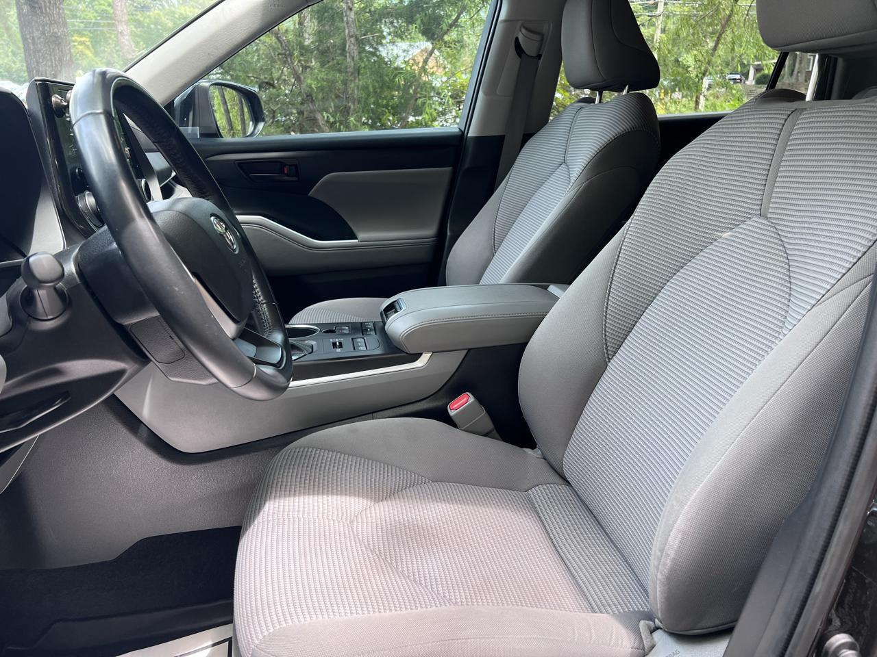 Toyota Highlander LE AWD V6 2022