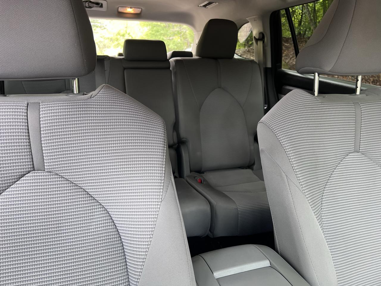 Toyota Highlander LE AWD V6 2022