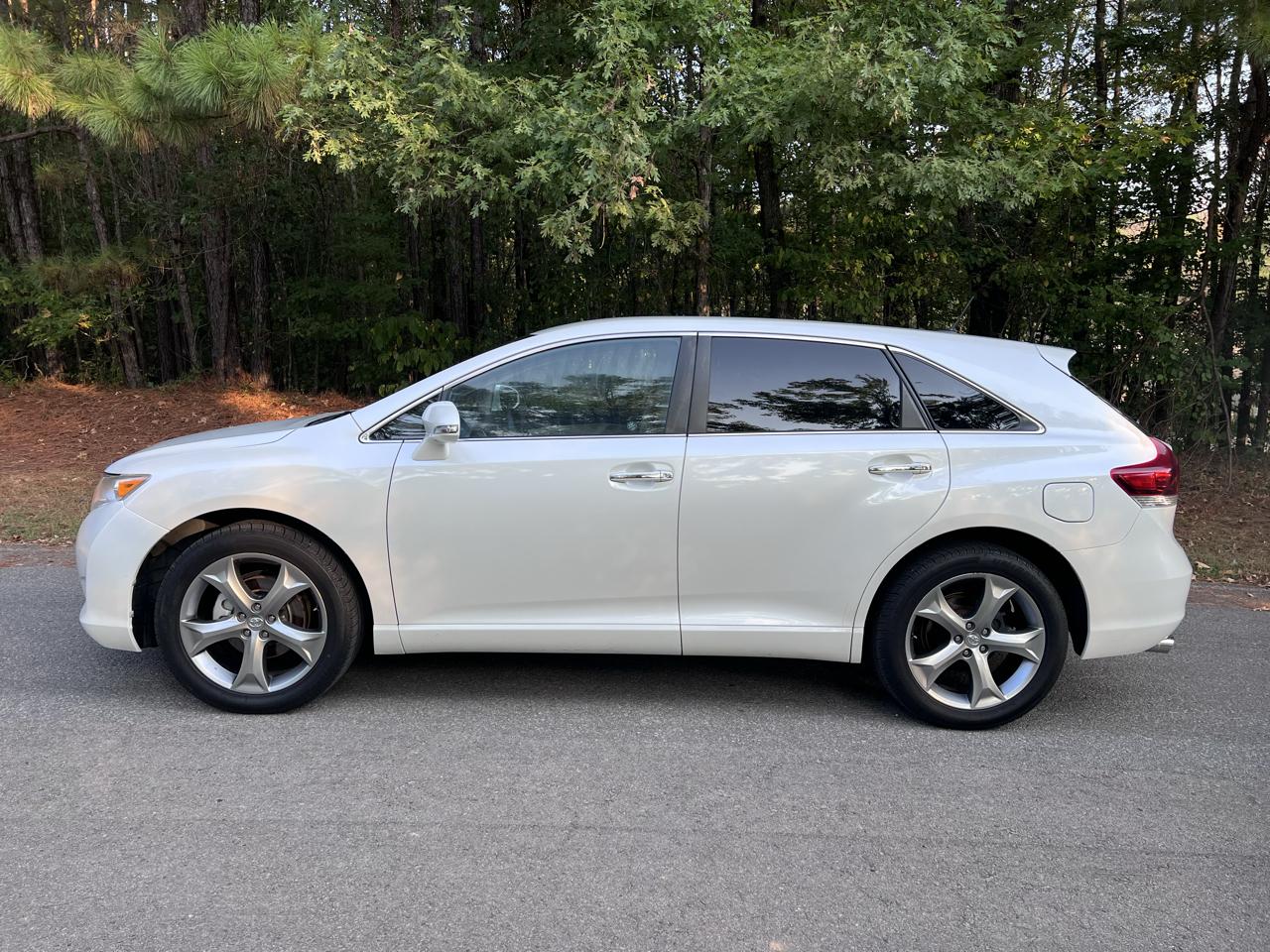Toyota Venza XLE 4D SUV AWD V6 2014