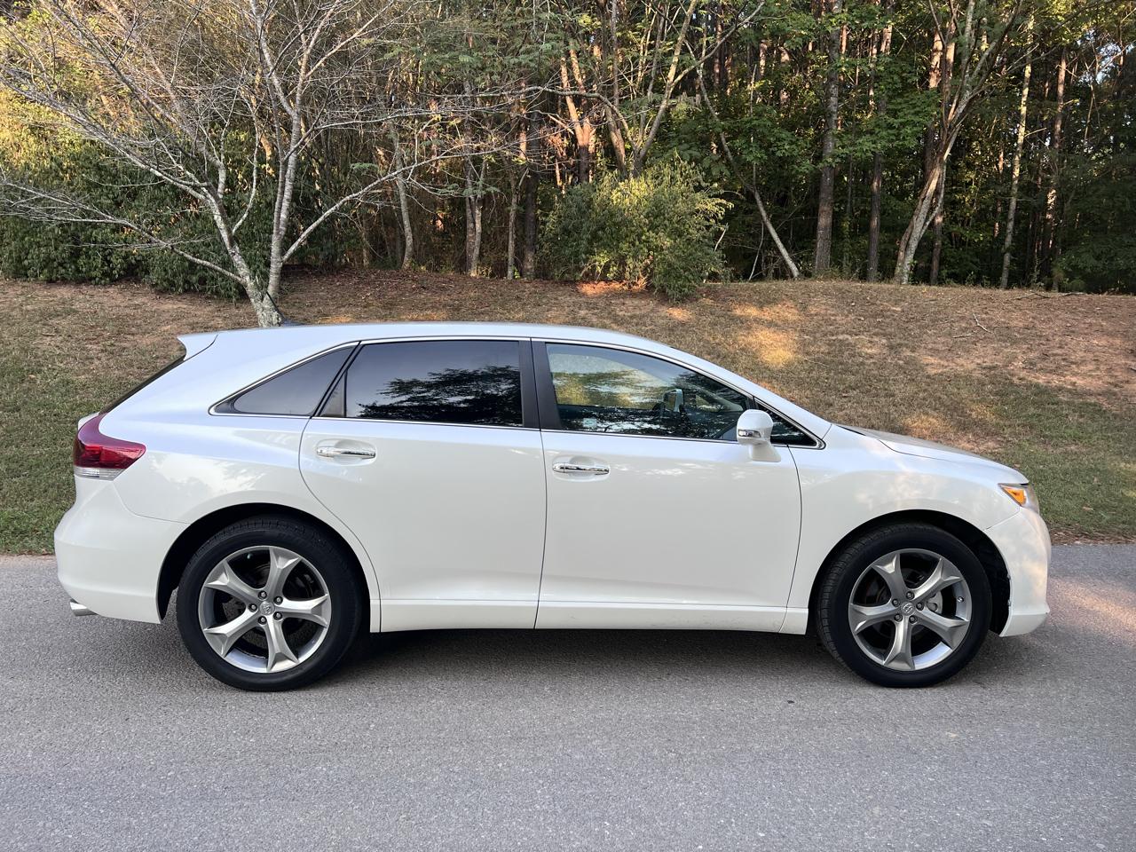 Toyota Venza XLE 4D SUV AWD V6 2014