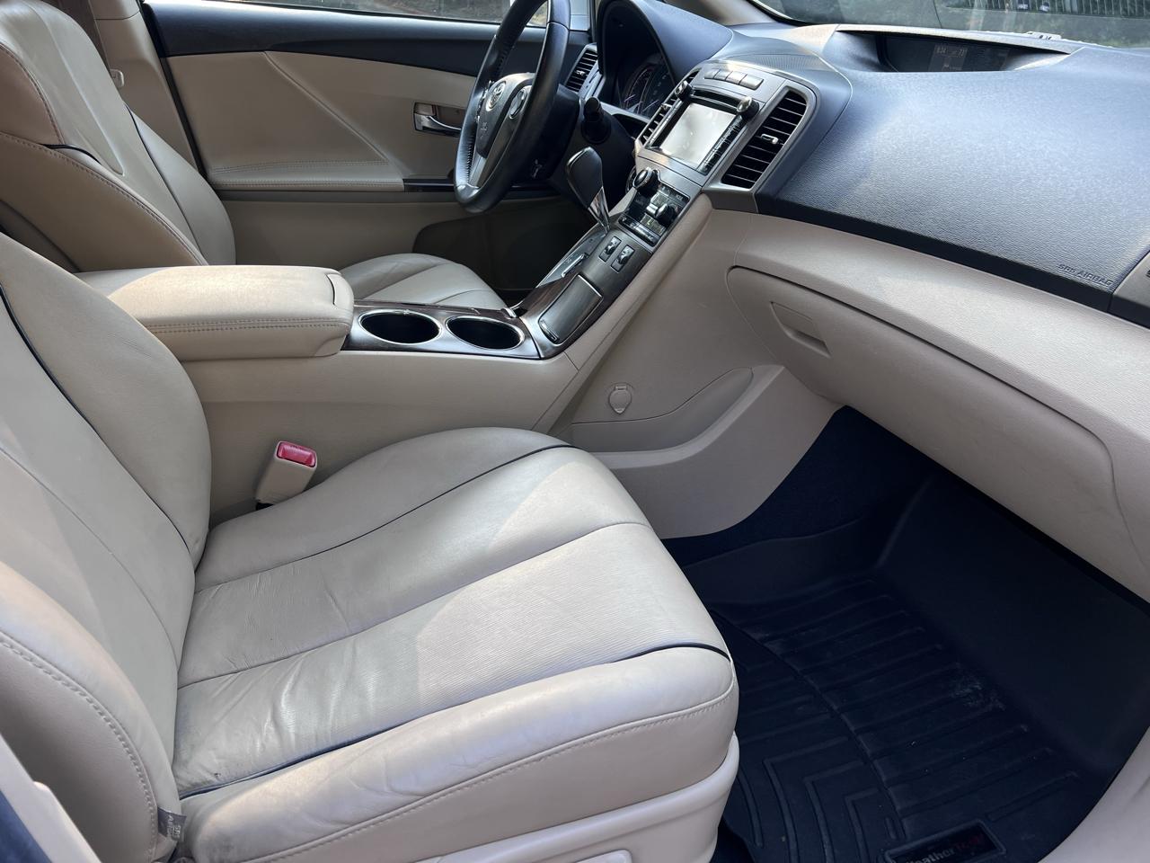 Toyota Venza XLE 4D SUV AWD V6 2014