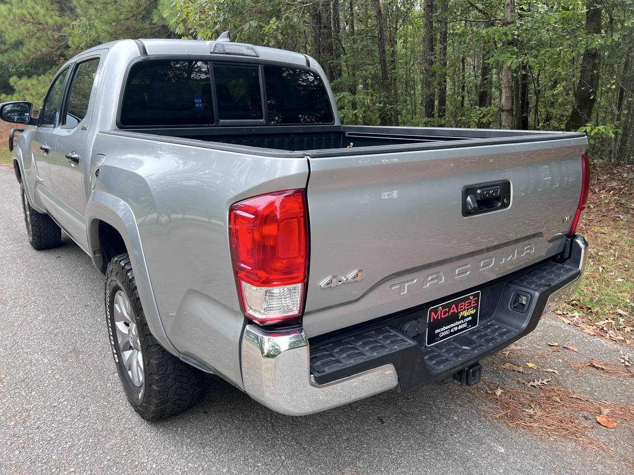 Toyota Tacoma SR5 Dbl Cab 4WD V6 at 2017