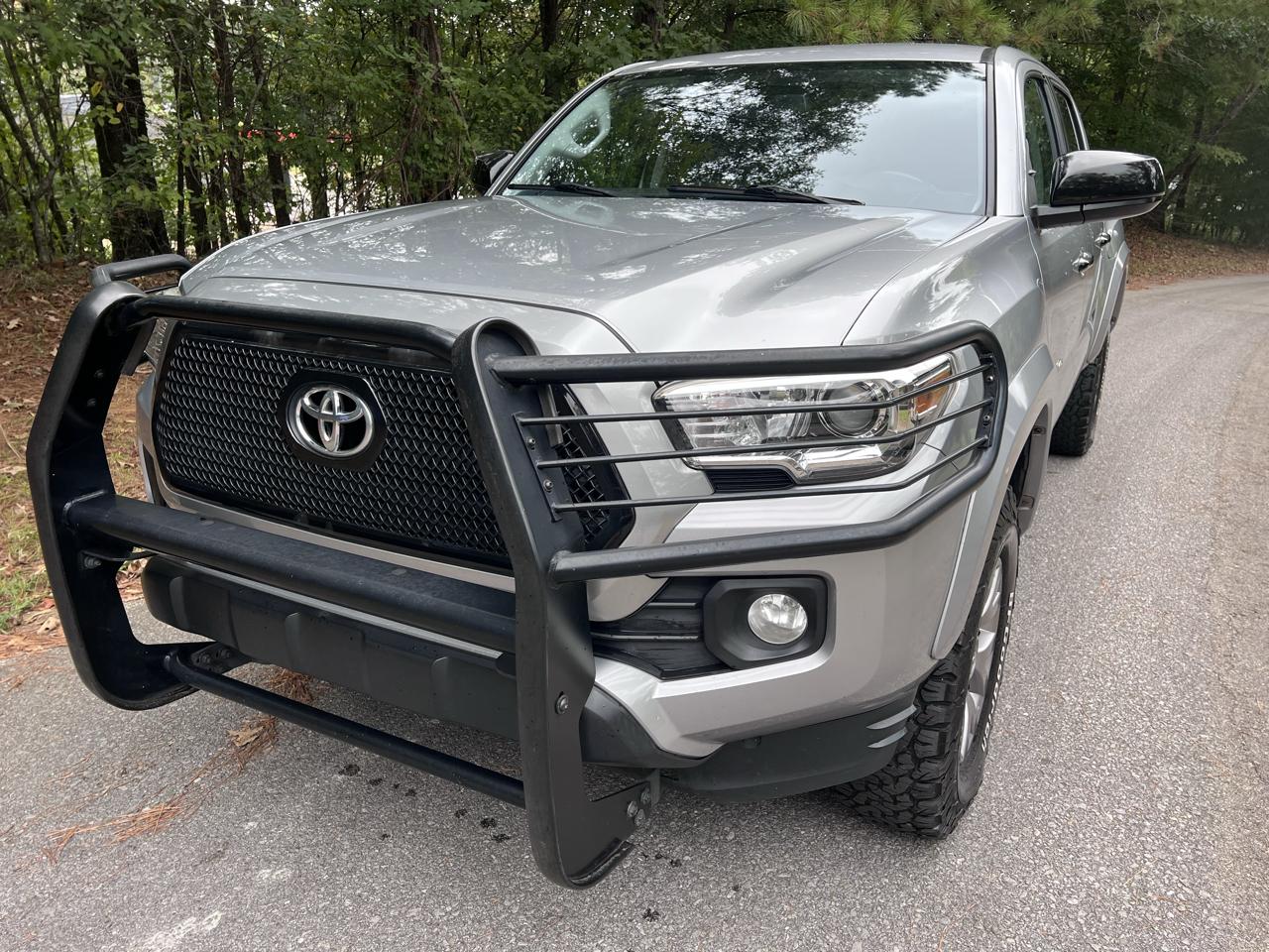 Toyota Tacoma SR5 Dbl Cab 4WD V6 at 2017