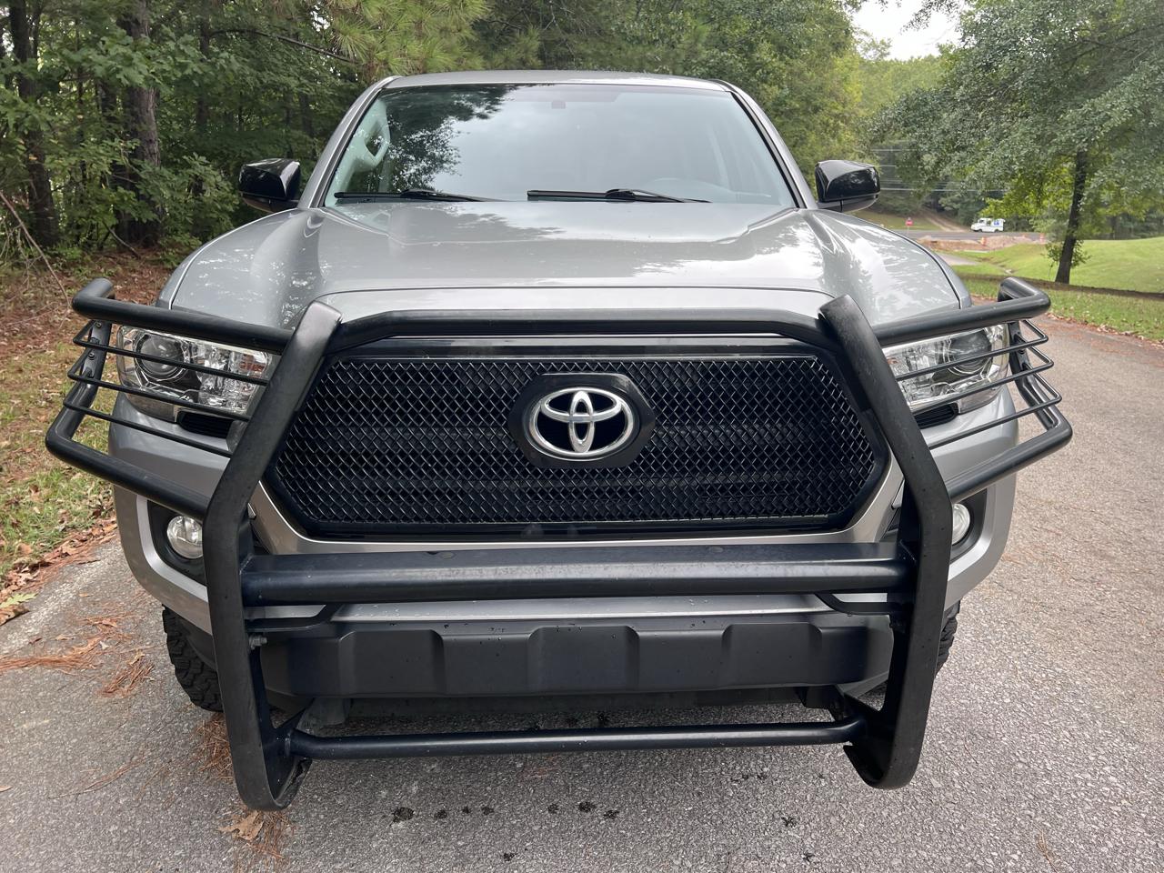 Toyota Tacoma SR5 Dbl Cab 4WD V6 at 2017