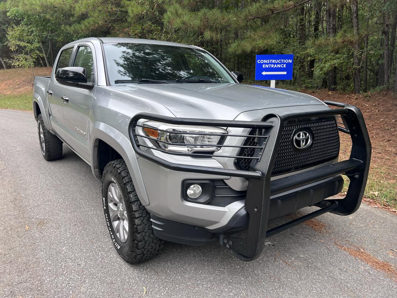 Toyota Tacoma SR5 Dbl Cab 4WD V6 at 2017