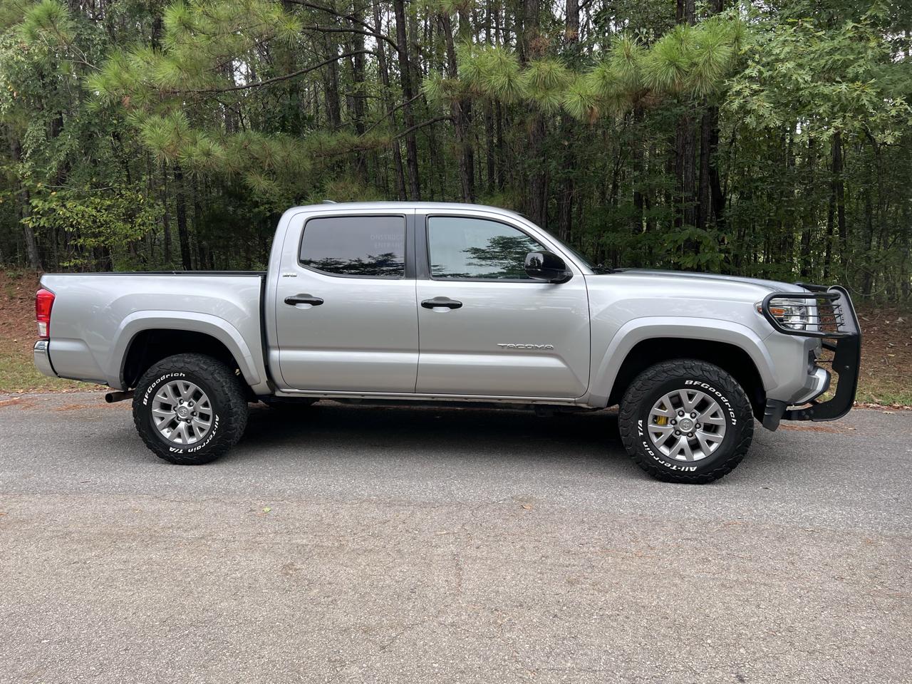 Toyota Tacoma SR5 Dbl Cab 4WD V6 at 2017