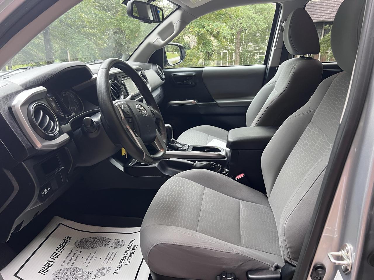 Toyota Tacoma SR5 Dbl Cab 4WD V6 at 2017