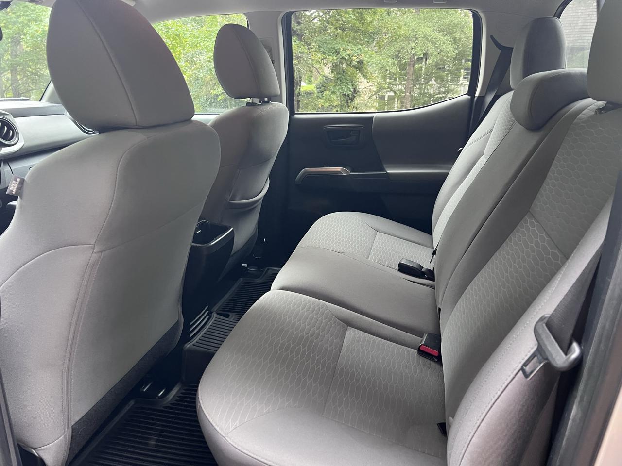 Toyota Tacoma SR5 Dbl Cab 4WD V6 at 2017