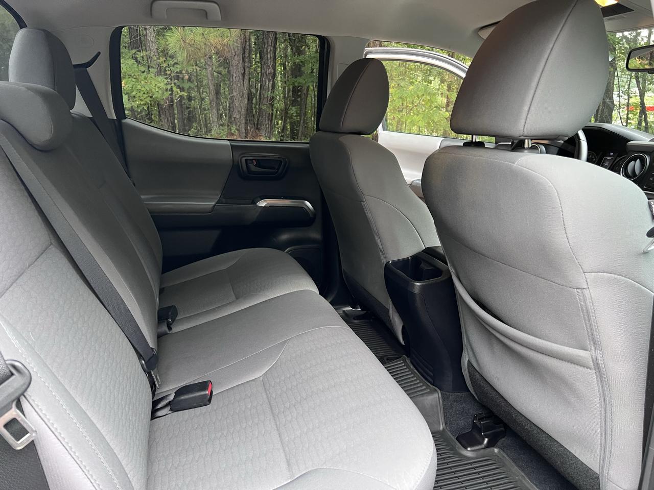 Toyota Tacoma SR5 Dbl Cab 4WD V6 at 2017