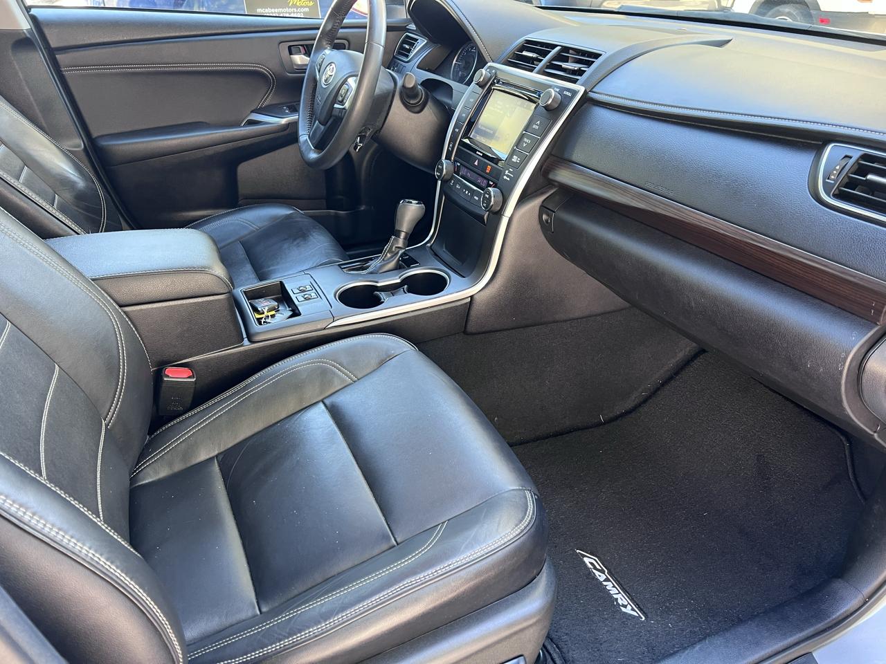 Toyota Camry XLE V6 2017