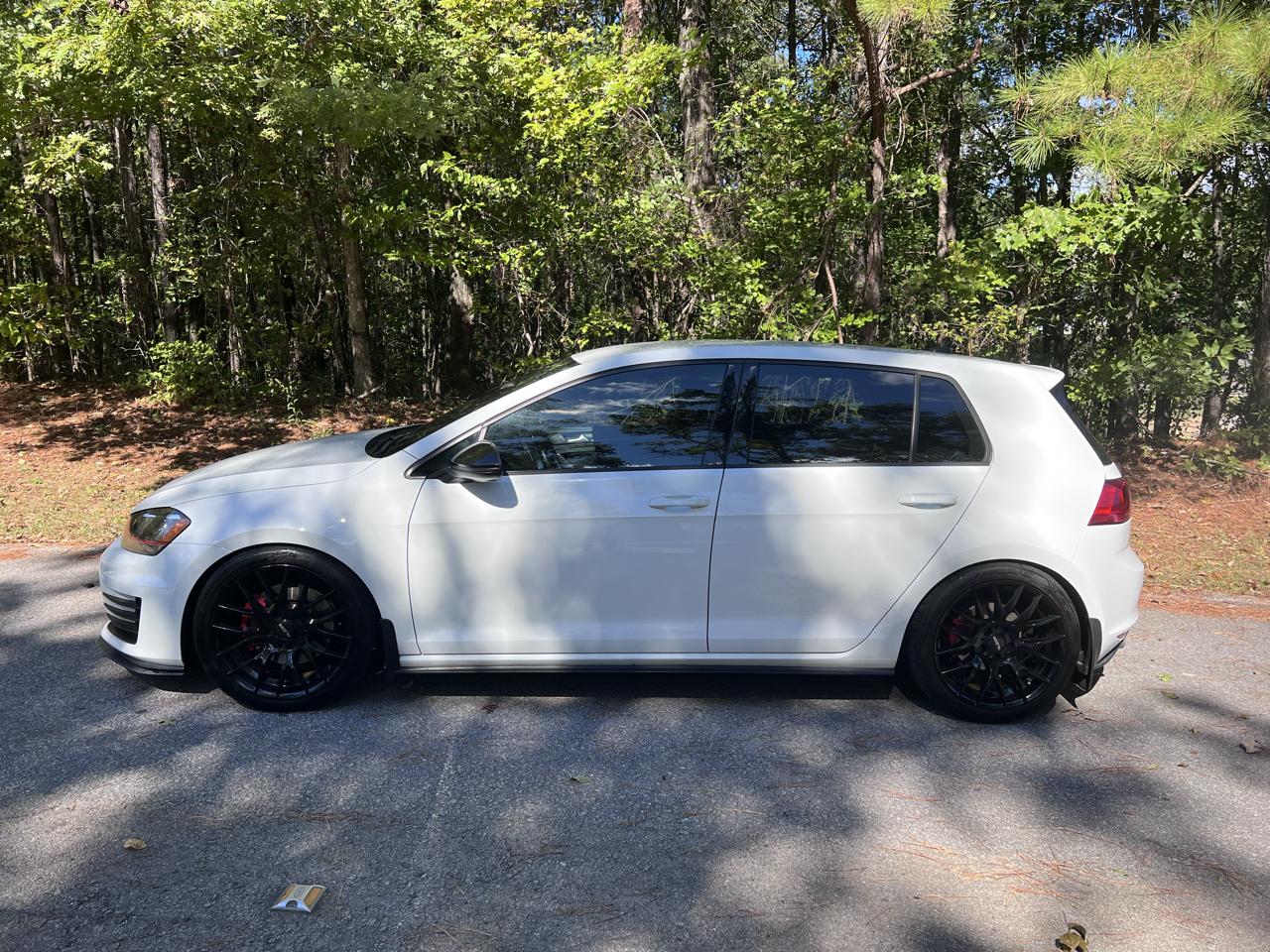 Volkswagen Golf GTI S 6M 4-Door 2017
