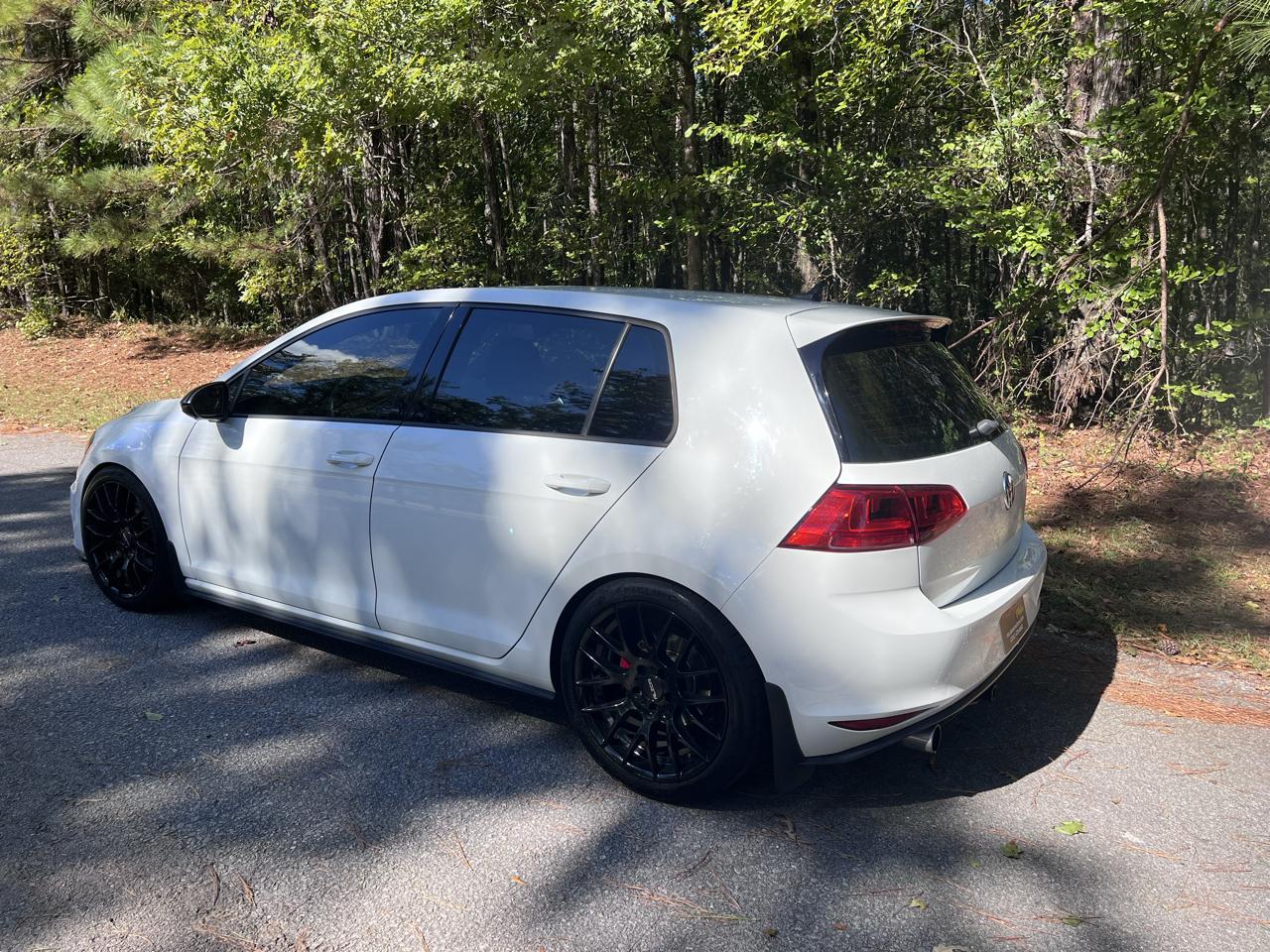 Volkswagen Golf GTI S 6M 4-Door 2017