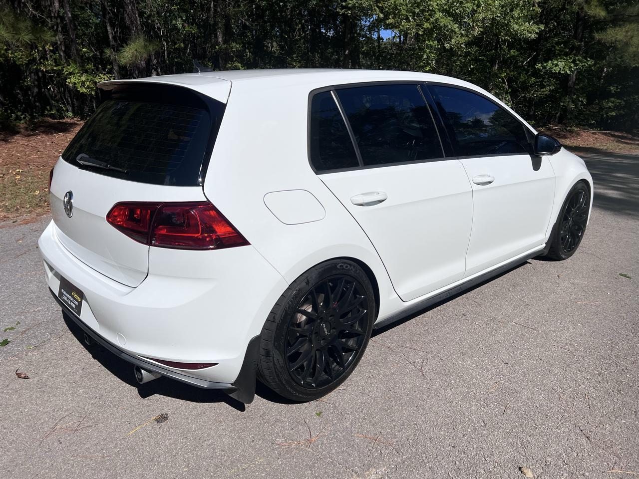 Volkswagen Golf GTI S 6M 4-Door 2017