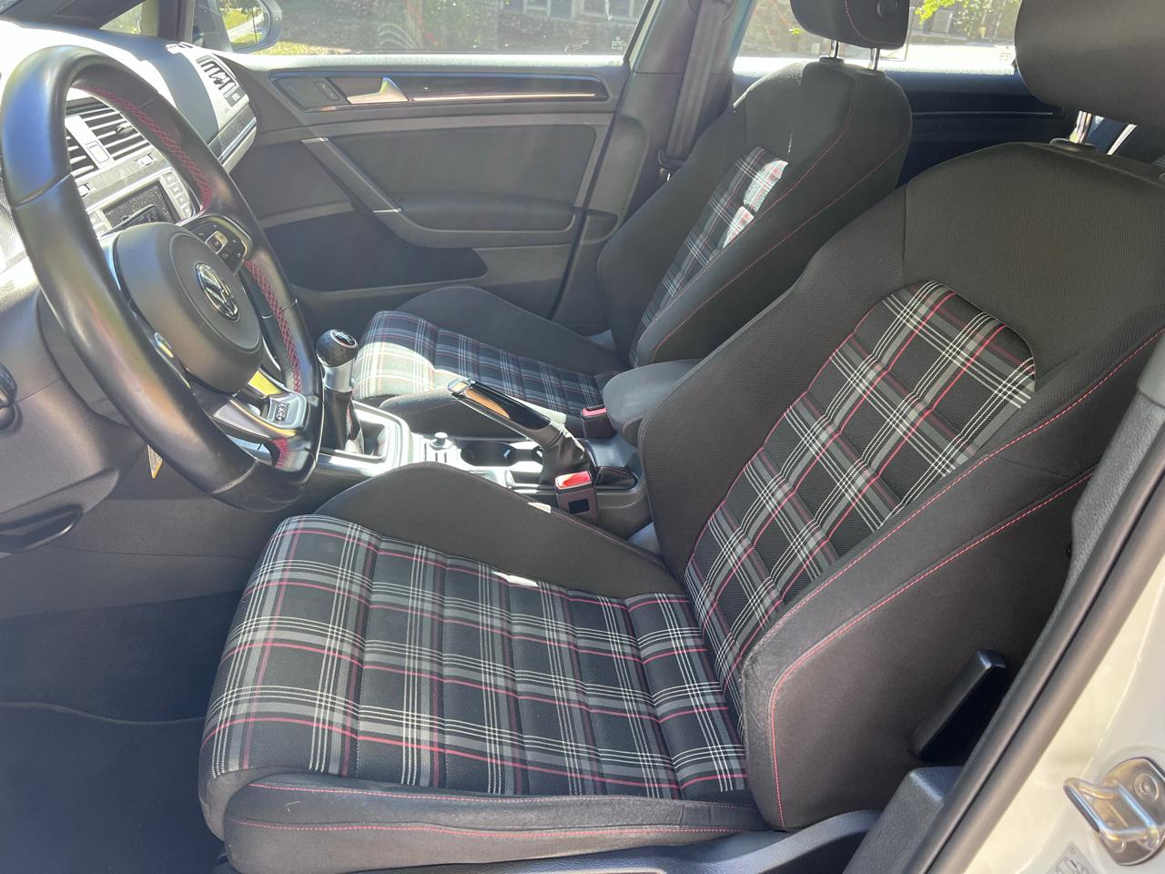 Volkswagen Golf GTI S 6M 4-Door 2017