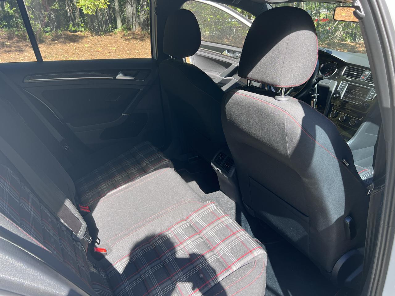 Volkswagen Golf GTI S 6M 4-Door 2017
