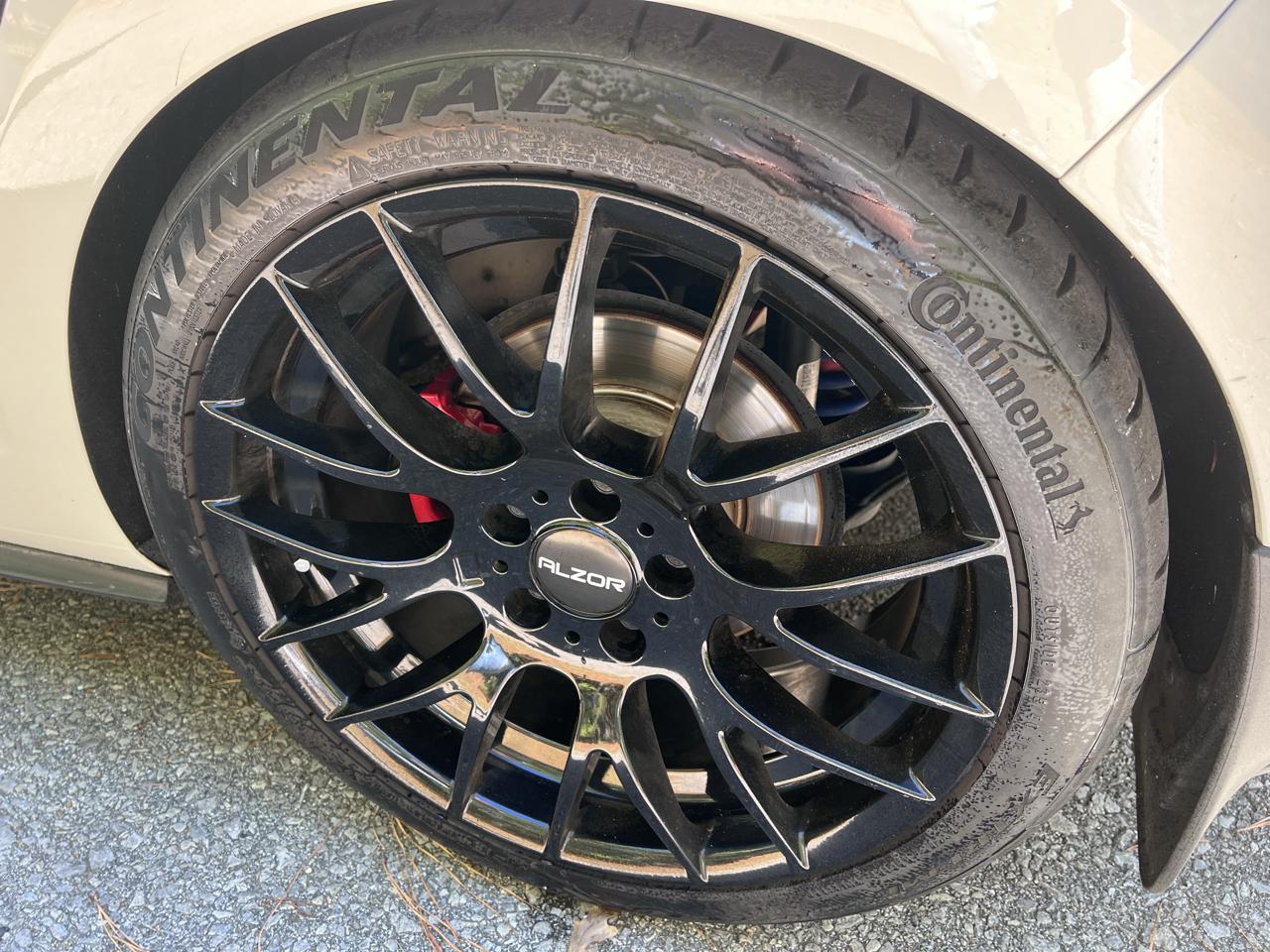 Volkswagen Golf GTI S 6M 4-Door 2017
