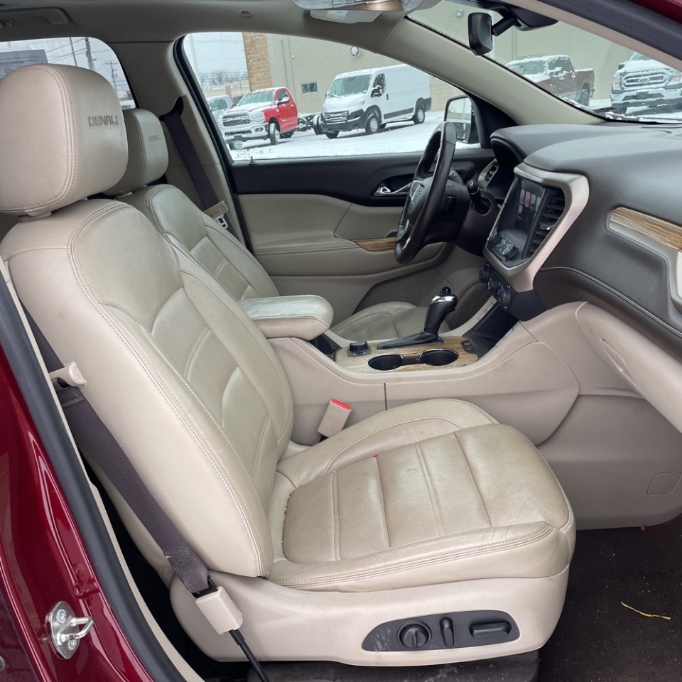 GMC Acadia Denali 2017