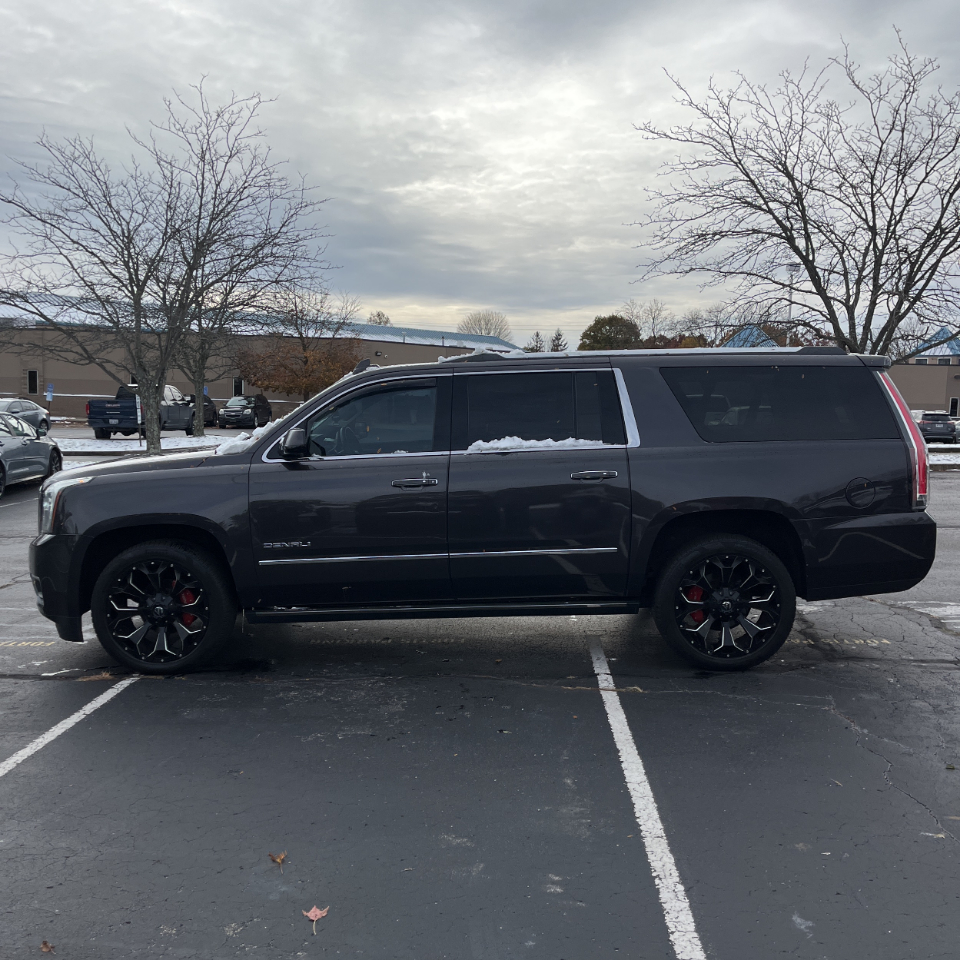 GMC Yukon XL Denali 4WD 2017