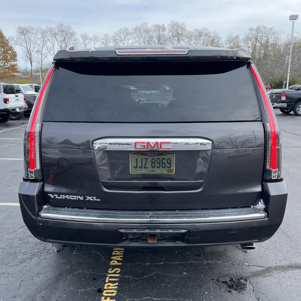 GMC Yukon XL Denali 4WD 2017