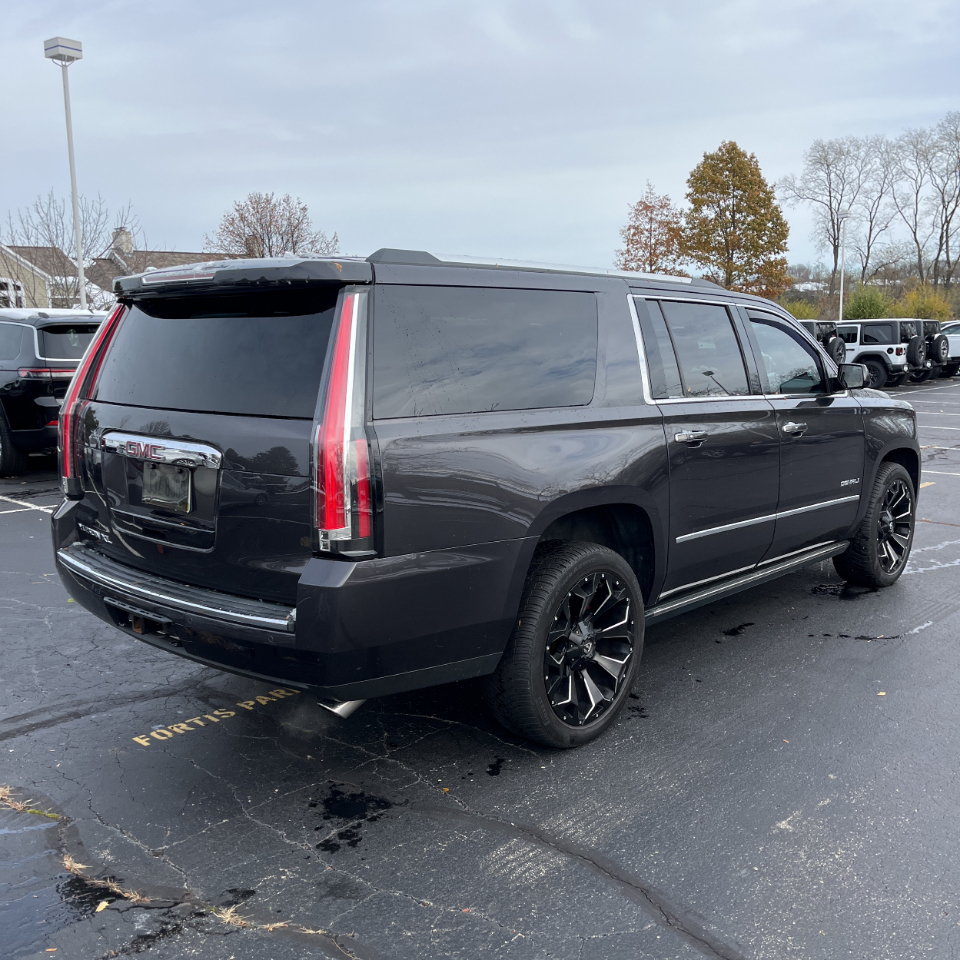 GMC Yukon XL Denali 4WD 2017