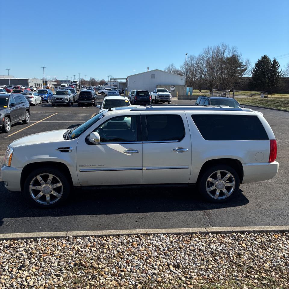 Cadillac Escalade ESV 2WD Premium 2011