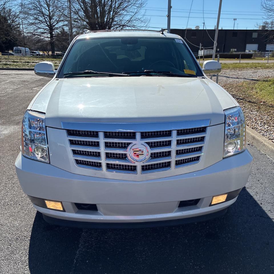 Cadillac Escalade ESV 2WD Premium 2011