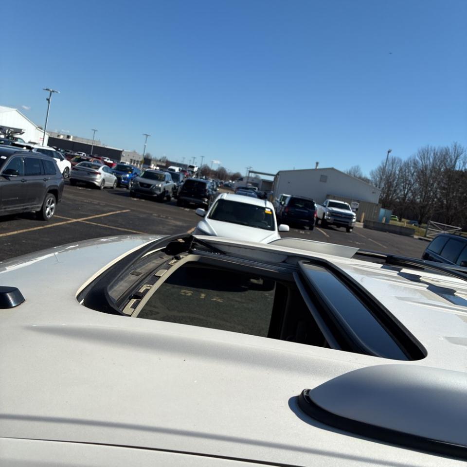 Cadillac Escalade ESV 2WD Premium 2011