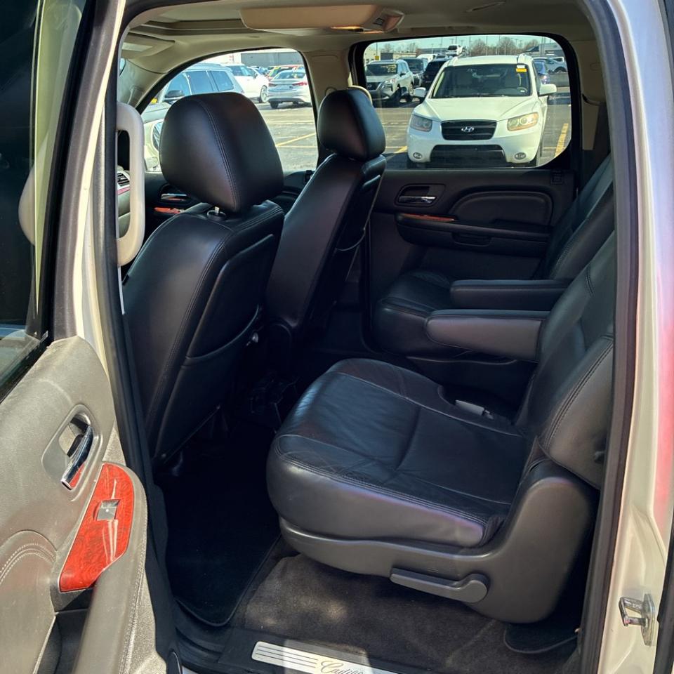 Cadillac Escalade ESV 2WD Premium 2011