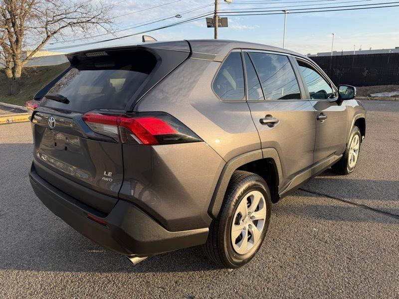 Toyota RAV4 LE AWD 2024
