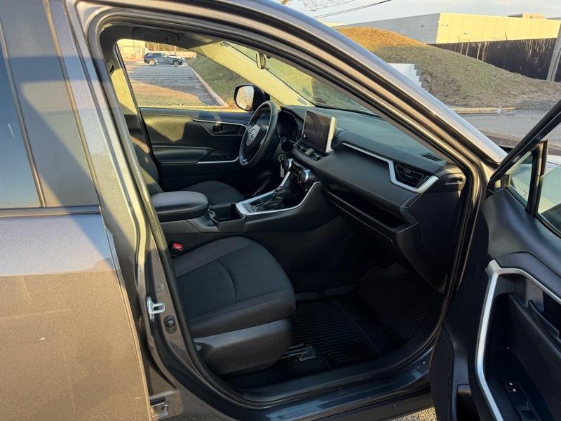 Toyota RAV4 LE AWD 2024