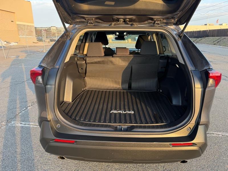 Toyota RAV4 LE AWD 2024