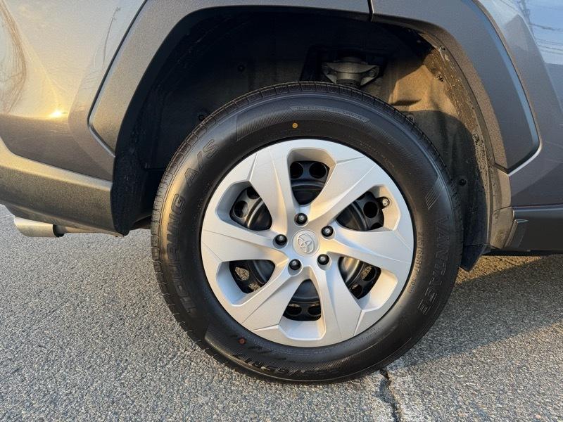 Toyota RAV4 LE AWD 2024