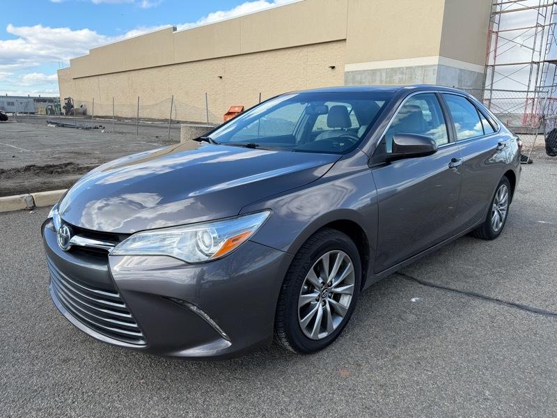 Toyota Camry Hybrid SE 2016