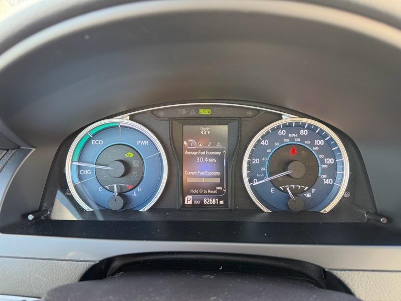 Toyota Camry Hybrid SE 2016